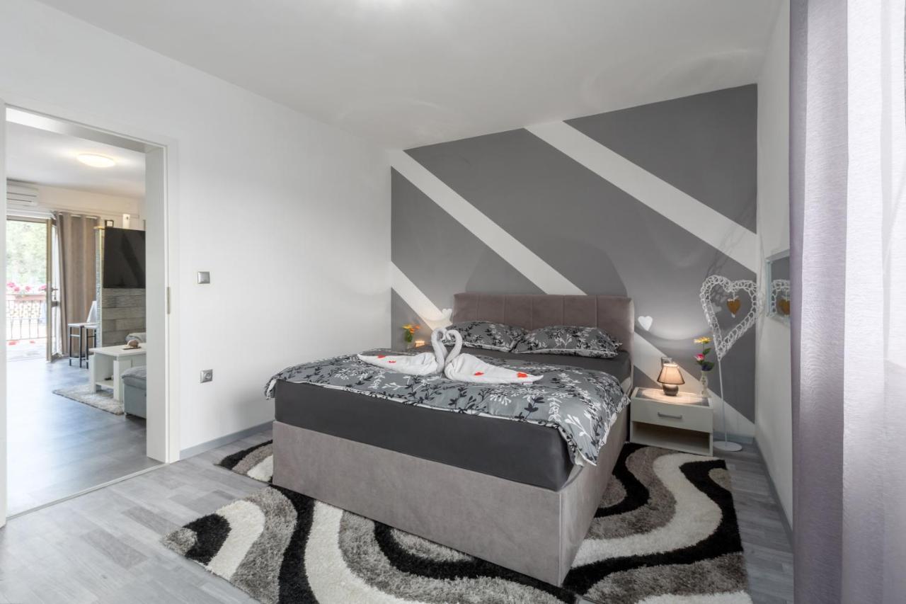 Apartment 50 Shades Of Grey Пореч Екстериор снимка